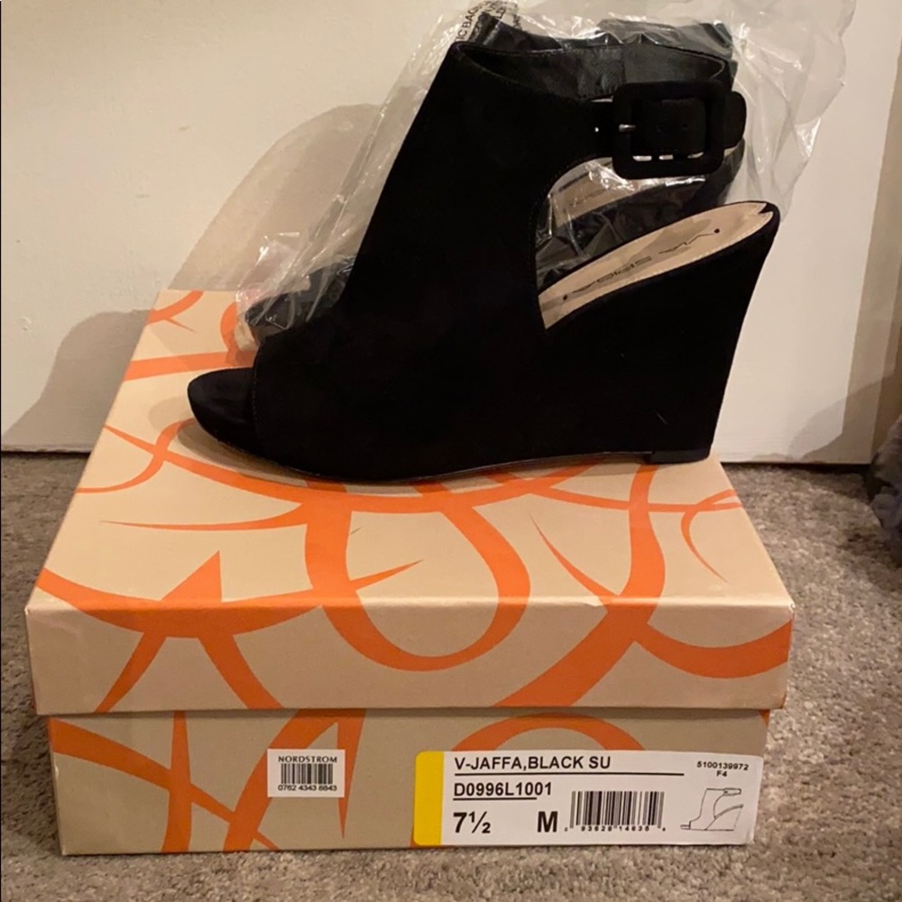 Via Spiga NWOT black suede Jaffa sandal.